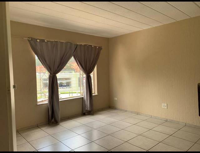 2 BEDROOM APARTMENT FOR SALE IN HELDERKRUIN